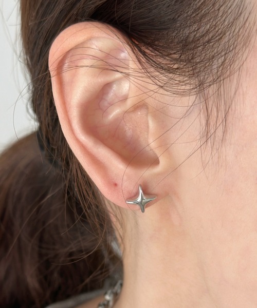 sowang(ソワン)の「シンプルシャインモチーフミニピアス-simple shine motif mini pierce-(ピアス(両耳用)・レディース・シルバー/ゴールド・FREE)」の6枚目の写真