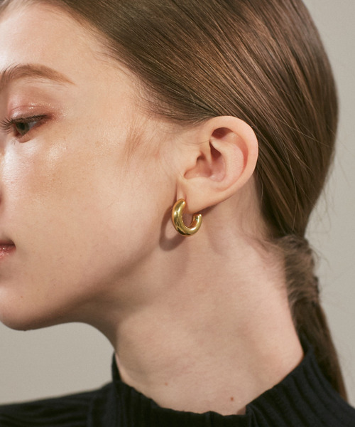 ciite' surgical stainless(シーテサージカルステンレス)の「【 金属アレルギー対応 】 ぷっくりシンプルピアス サージカルステンレス (両耳用)(ピアス(両耳用)・レディース・ゴールド/シルバー/ピンクゴールド・FREE)」の1枚目の写真