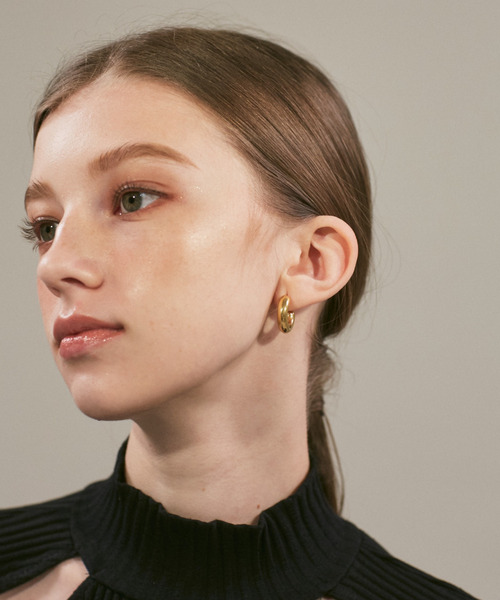 ciite' surgical stainless(シーテサージカルステンレス)の「【 金属アレルギー対応 】 ぷっくりシンプルピアス サージカルステンレス (両耳用)(ピアス(両耳用)・レディース・ゴールド/シルバー/ピンクゴールド・FREE)」の4枚目の写真