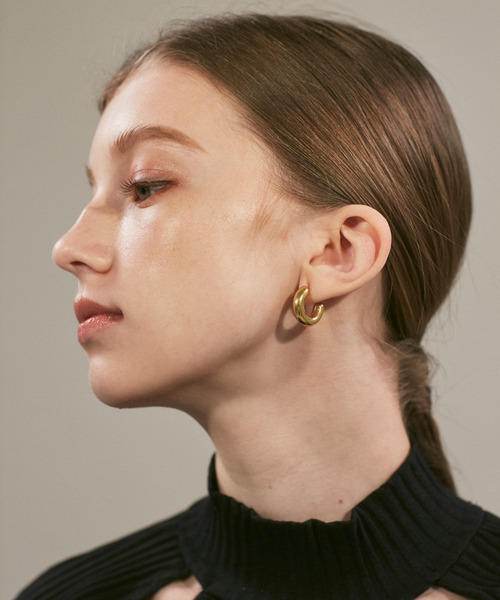 ciite' surgical stainless(シーテサージカルステンレス)の「【 金属アレルギー対応 】 ぷっくりシンプルピアス サージカルステンレス (両耳用)(ピアス(両耳用)・レディース・ゴールド/シルバー/ピンクゴールド・FREE)」の6枚目の写真