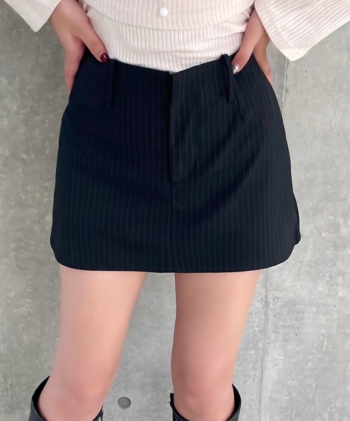ALLuRing ChaRm（アリュリングチャーム）の「Stripe A Line Skirt / Aラインストライプミニスカート（スカート・レディース・グレー/ブラック・S/M）」の3枚目の写真