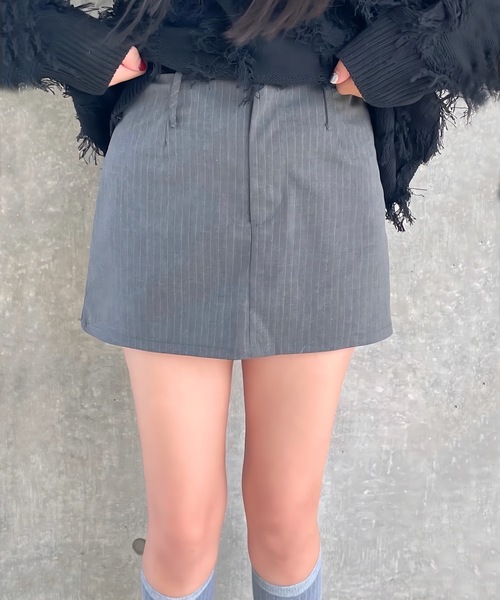 ALLuRing ChaRm（アリュリングチャーム）の「Stripe A Line Skirt / Aラインストライプミニスカート（スカート・レディース・グレー/ブラック・S/M）」の13枚目の写真