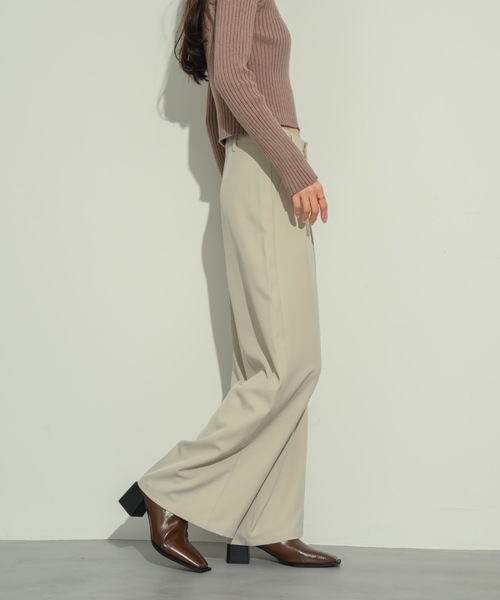 NEUNA(ヌナ)の「ツイルダブルタックパンツ(スラックス・レディース・ライトベージュ/ブラック・MEDIUM/SMALL)」の11枚目の写真