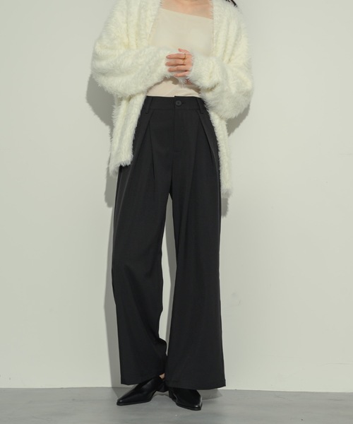 NEUNA(ヌナ)の「ツイルダブルタックパンツ(スラックス・レディース・ライトベージュ/ブラック・MEDIUM/SMALL)」の3枚目の写真