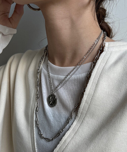 DouDou（ドゥドゥ）の「ダブルコイン2連ネックレス（ネックレス・レディース・ゴールド/シルバー・FREE）」の2枚目の写真