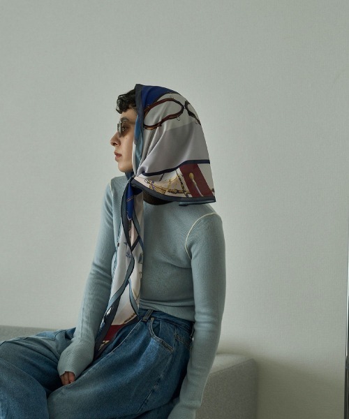 marjour(マージュール)の「COLOR BIG SCARF(ストール/ショール・レディース・ブルー/ピンク系・FREE)」の4枚目の写真