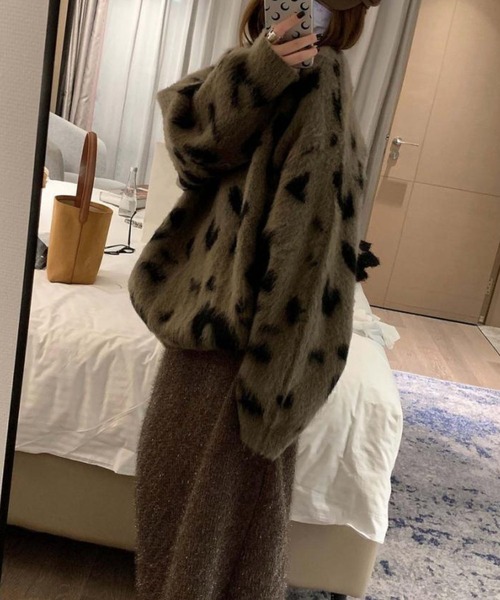 SPIGA(スピーガ)の「シャギー起毛プリントオーバーサイズニット(ニット/セーター・レディース・グリーン/レッド/ブラック・FREE)」の5枚目の写真