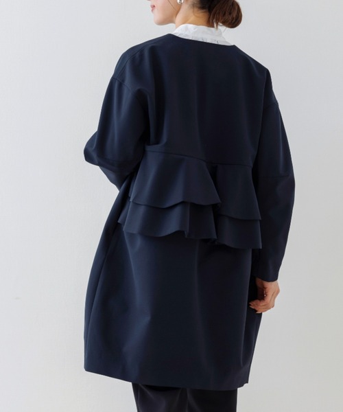 Sono(ソーノ)の「【新作 2/13発売】【SONO/ソーノ】【SONO NAVY/ソーノネイビー】バックフリルラウンディッシュコート(ノーカラーコート・レディース・ブラック/ネイビー/ブルー・F)」の2枚目の写真