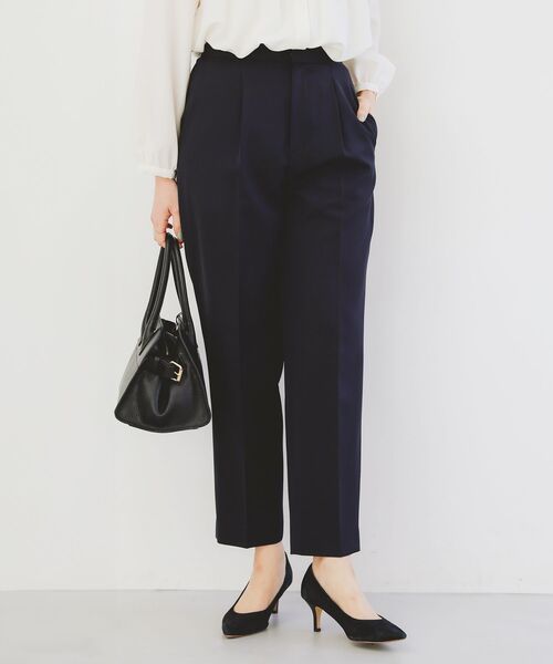 le.coeur blanc（ルクールブラン）の「ツインクロスタックストレートパンツ（その他パンツ・レディース・ベージュ/ネイビー・38）」の2枚目の写真