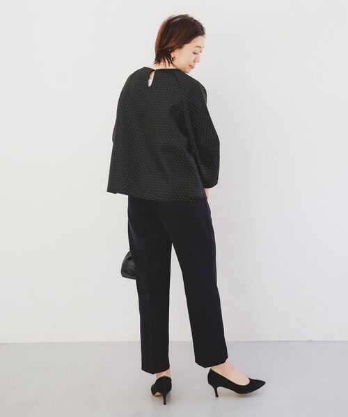 le.coeur blanc（ルクールブラン）の「ツインクロスタックストレートパンツ（その他パンツ・レディース・ベージュ/ネイビー・38）」の9枚目の写真