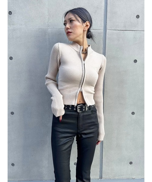 EGOIST（エゴイスト）の「２パターン編地デザインニットTOP（ニット/セーター・レディース・ブラック/ブラウン/ベージュ・FREE）」の21枚目の写真