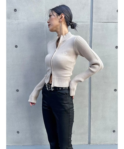 EGOIST（エゴイスト）の「２パターン編地デザインニットTOP（ニット/セーター・レディース・ブラック/ブラウン/ベージュ・FREE）」の20枚目の写真