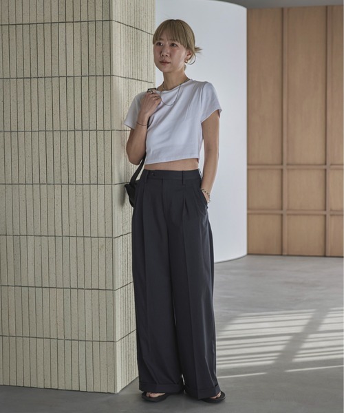 feepur（フェピュール）の「クロップドフライスTee（Tシャツ/カットソー・レディース・ブラック/グレー/オートミール/オフホワイト/レッド・MEDIUM）」の10枚目の写真