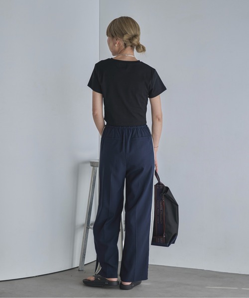 feepur（フェピュール）の「クロップドフライスTee（Tシャツ/カットソー・レディース・ブラック/グレー/オートミール/オフホワイト/レッド・MEDIUM）」の17枚目の写真