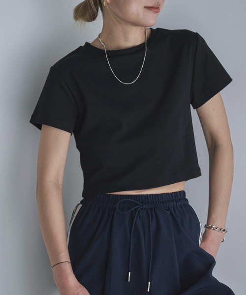 feepur（フェピュール）の「クロップドフライスTee（Tシャツ/カットソー・レディース・ブラック/グレー/オートミール/オフホワイト/レッド・MEDIUM）」の14枚目の写真