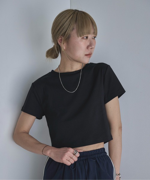 feepur（フェピュール）の「クロップドフライスTee（Tシャツ/カットソー・レディース・ブラック/グレー/オートミール/オフホワイト/レッド・MEDIUM）」の15枚目の写真