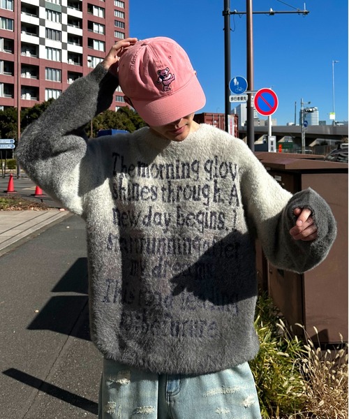 Perushu(ペルーシュ)の「グラデーションシャギーメッセージロゴニット(ニット/セーター・メンズ・ボルドー/グレー・LARGE/MEDIUM)」の1枚目の写真