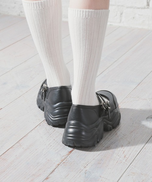 Honeys(ハニーズ)の「厚底ダブルベルトシューズ(その他シューズ・レディース・シルバー/ブラック・S/M/LL/L)」の8枚目の写真