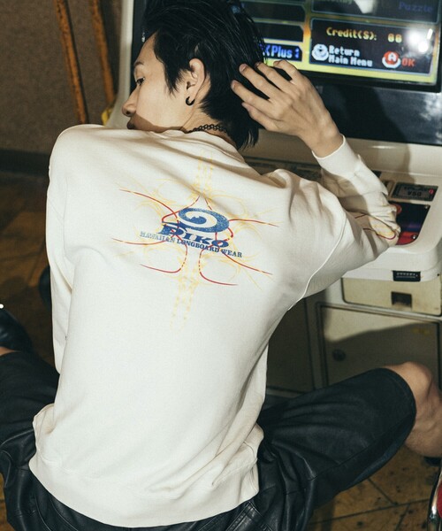 FREAK'S STORE(フリークスストア)の「PIKO/ピコ 別注 プリントロゴ クルーネックスウェット(スウェット・メンズ・ブラック/オレンジ/オフホワイト・X-LARGE/LARGE/MEDIUM)」の1枚目の写真