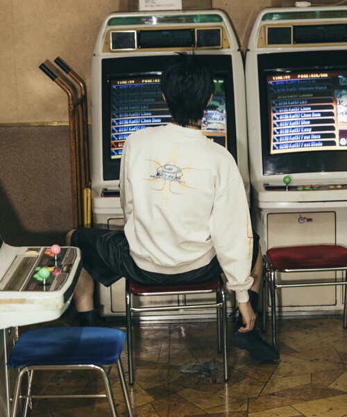 FREAK'S STORE(フリークスストア)の「PIKO/ピコ 別注 プリントロゴ クルーネックスウェット(スウェット・メンズ・ブラック/オレンジ/オフホワイト・X-LARGE/LARGE/MEDIUM)」の16枚目の写真