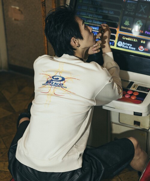 FREAK'S STORE(フリークスストア)の「PIKO/ピコ 別注 プリントロゴ クルーネックスウェット(スウェット・メンズ・ブラック/オレンジ/オフホワイト・X-LARGE/LARGE/MEDIUM)」の10枚目の写真
