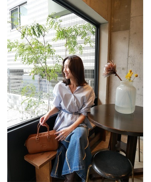 rienda(リエンダ)の「2WAYベルトセットシャツトップス 春服(シャツ/ブラウス・レディース・ピンク系その他/グレー系その他/ブルー・FREE)」の19枚目の写真