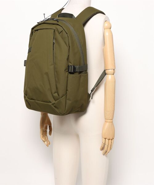 Gramicci(グラミチ)の「【GRAMICCI(グラミチ) 】CORDURA DAY PACK(バックパック/リュック・メンズ・オリーブ/ブラック・FREE)」の11枚目の写真