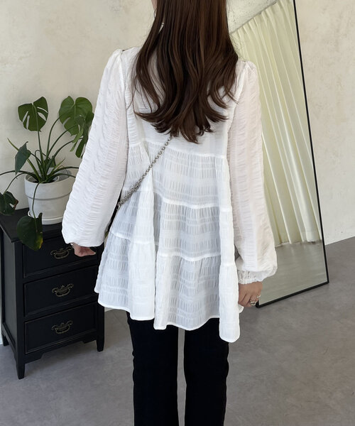 prose verse(プロズヴェール)の「パールボタンシャーリングティアードブラウス(シャツ/ブラウス・レディース・オフホワイト/ブラック・MEDIUM/LARGE)」の11枚目の写真