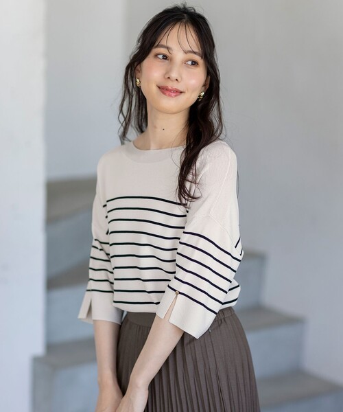 ANY SIS(エニィスィス)の「ビューティクールボートネック プルオーバー(ニット/セーター・レディース・ホワイト系/レッド系/ネイビー系/スカイブルー系/ライトイエロー系/ライトグレー系2/ベージュ系2/ブルー系/ダークブラウン系/ダークグリーン系・2)」の4枚目の写真