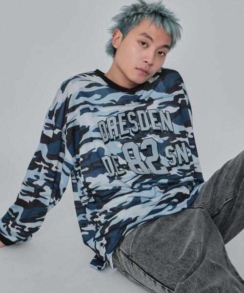 WEGO(ウィゴー)の「WEGO/カモフラナンバリングホッケーロンT(Tシャツ/カットソー・メンズ・カーキ/ブルー・MEDIUM/LARGE)」の2枚目の写真