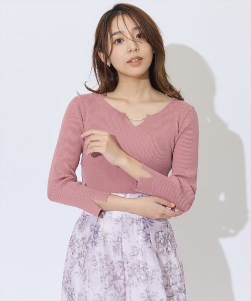 SWINGLE（スウィングル）の「パールキーネックニットプルオーバー（ニット/セーター・レディース・ネイビー/ピンク/ライトベージュ/ミント・FREE）」の4枚目の写真