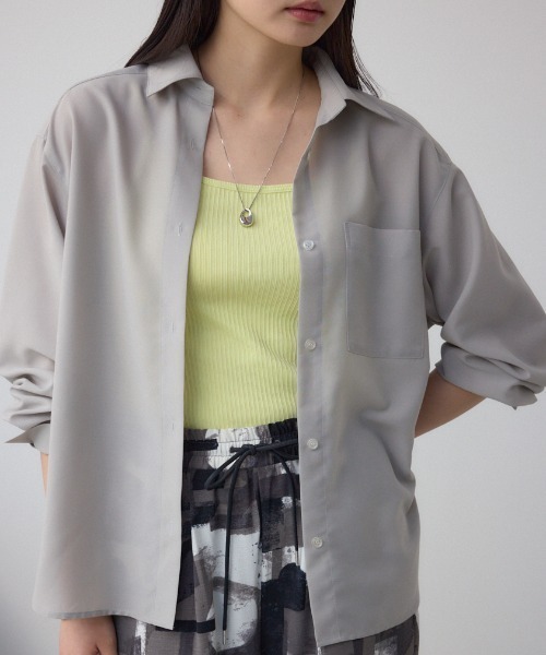AZUL by moussy（アズールバイマウジー）の「イージーケアバックタックルーズシャツ（シャツ/ブラウス・レディース・アイボリー/グレー/ピンク・FREE）」の3枚目の写真