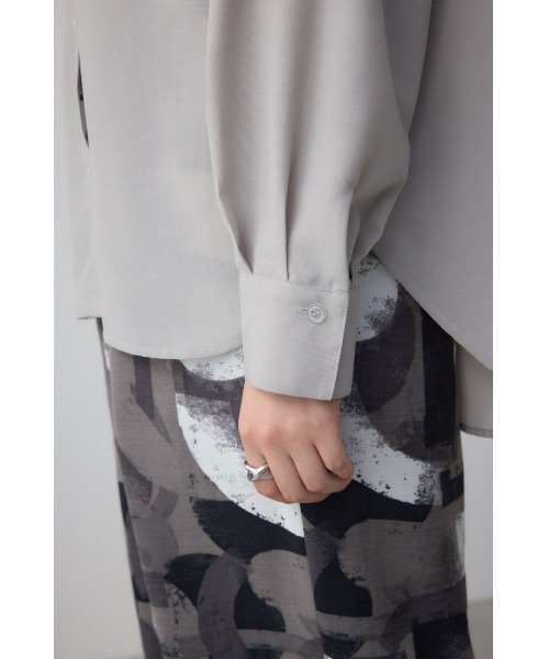 AZUL by moussy（アズールバイマウジー）の「イージーケアバックタックルーズシャツ（シャツ/ブラウス・レディース・アイボリー/グレー/ピンク・FREE）」の14枚目の写真