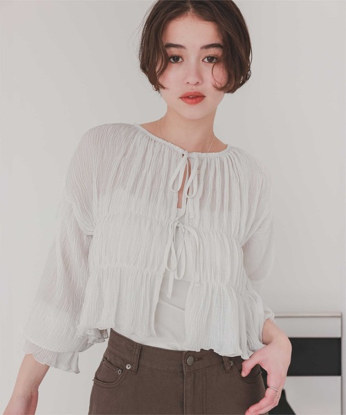 titivate(ティティベイト)の「前後2wayリボンシャーリングショートカーディガン(カーディガン/ボレロ・レディース・ブラック/アイボリー/ピンクベージュ/ブルー・M)」の2枚目の写真