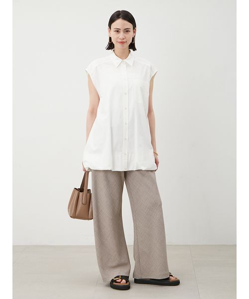 Mila Owen(ミラオーウェン)の「バルーンヘムノースリシャツ(シャツ/ブラウス・レディース・ホワイト/ブルー/チャコールグレー・FREE)」の6枚目の写真