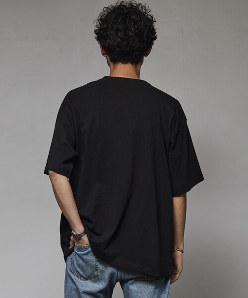 Firsthand(ファーストハンド)の「Firsthand/ファーストハンド 6オンス フロントアートプリント クルーネックTシャツ / スケーターロゴ / プリントTシャツ(Tシャツ/カットソー・メンズ・ホワイト/チャコールグレー/ブラック・L/M)」の4枚目の写真