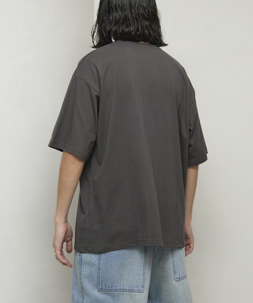 Firsthand(ファーストハンド)の「Firsthand/ファーストハンド 6オンス フロントアートプリント クルーネックTシャツ / スケーターロゴ / プリントTシャツ(Tシャツ/カットソー・メンズ・ホワイト/チャコールグレー/ブラック・L/M)」の8枚目の写真