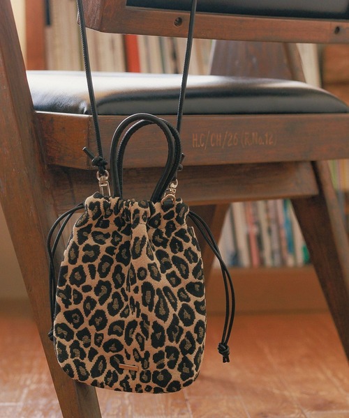 niko and...(ニコアンド)の「オリジナル巾着2WAYショルダーバッグ(ショルダーバッグ・レディース・グレー/ブラック/アイボリー/その他1・0)」の4枚目の写真