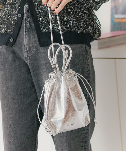 niko and...(ニコアンド)の「オリジナル巾着2WAYショルダーバッグ(ショルダーバッグ・レディース・グレー/ブラック/アイボリー/その他1・0)」の10枚目の写真