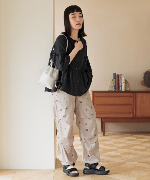 niko and...(ニコアンド)の「オリジナル巾着2WAYショルダーバッグ(ショルダーバッグ・レディース・グレー/ブラック/アイボリー/その他1・0)」の18枚目の写真