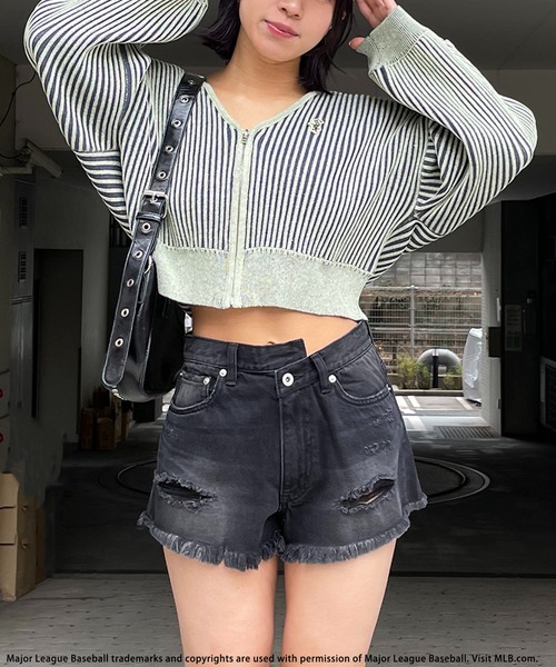 BACK TO THE FIELD（バック トゥー ザ フィールド）の「【MLB】ダメージデニムショートパンツ（デニムパンツ・レディース・ブルー/ブラック・MEDIUM/SMALL）」の6枚目の写真