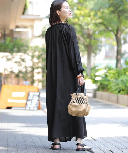 JOURNAL STANDARD relume（ジャーナルスタンダード　レリューム）の「レーヨンコットンギャザーワンピース（ワンピース・レディース・ブラック/ブラウン・FREE）」の18枚目の写真