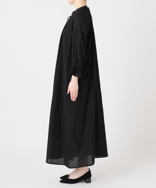 JOURNAL STANDARD relume（ジャーナルスタンダード　レリューム）の「レーヨンコットンギャザーワンピース（ワンピース・レディース・ブラック/ブラウン・FREE）」の3枚目の写真