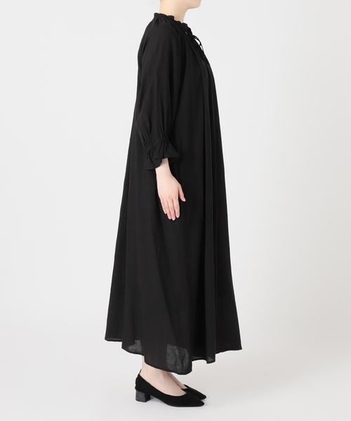 JOURNAL STANDARD relume（ジャーナルスタンダード　レリューム）の「レーヨンコットンギャザーワンピース（ワンピース・レディース・ブラック/ブラウン・FREE）」の5枚目の写真