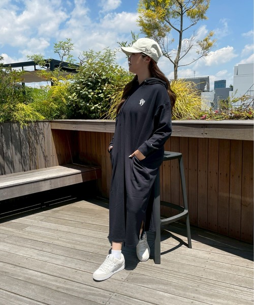 ROXY（ロキシー）の「SUNDANCE DRESS /ロキシーフーディースウェットロングワンピース（ワンピース・レディース・グレー/ブラック/ベージュ・MEDIUM/LARGE）」の2枚目の写真