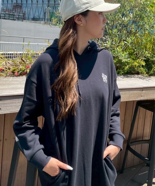 ROXY（ロキシー）の「SUNDANCE DRESS /ロキシーフーディースウェットロングワンピース（ワンピース・レディース・グレー/ブラック/ベージュ・MEDIUM/LARGE）」の10枚目の写真