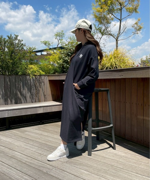ROXY（ロキシー）の「SUNDANCE DRESS /ロキシーフーディースウェットロングワンピース（ワンピース・レディース・グレー/ブラック/ベージュ・MEDIUM/LARGE）」の14枚目の写真