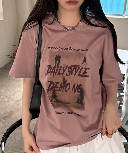 VQ（ブイキュー）の「Photographic Loose silhouette Short sleeve T-shirt / フォトグラフィック ルーズシルエット 半袖Tシャツ（Tシャツ/カットソー・レディース・ライトグレー/ベージュ系その他/ピンク/ベージュ・FREE）」の4枚目の写真