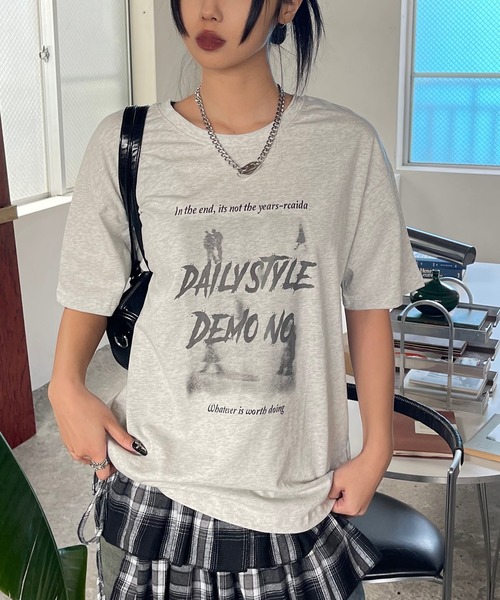 VQ（ブイキュー）の「Photographic Loose silhouette Short sleeve T-shirt / フォトグラフィック ルーズシルエット 半袖Tシャツ（Tシャツ/カットソー・レディース・ライトグレー/ベージュ系その他/ピンク/ベージュ・FREE）」の5枚目の写真