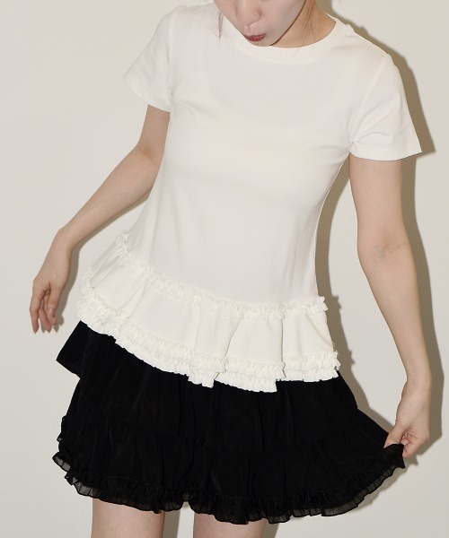 VIVID LADY（ビビッドレディー）の「裾フリル スリムロングT 半袖/Ruffled Hem Slim Short Sleeves（Tシャツ/カットソー・レディース・ホワイト/グレー・FREE）」の4枚目の写真